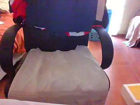 Snapshot of MisterMister45 chatting on February 4, 2:23 pm MisterMister45 online show from February 4, 2:23 pm