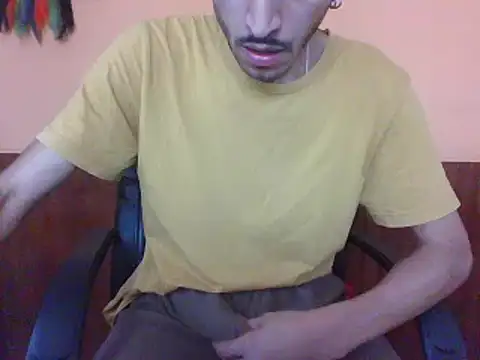 Snapshot of MisterMister45 chatting on July 7, 8:02 pm MisterMister45 online show from July 7, 8:02 pm