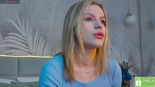 Snapshot of AmaliaBell chatting on December 23, 1:03 pm AmaliaBell online show from December 23, 1:03 pm