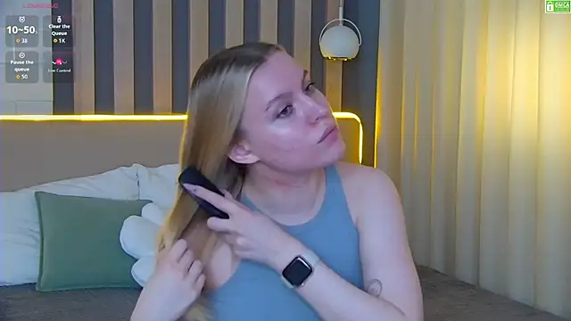 Snapshot of AmaliaBell chatting on June 8, 1:11 pm AmaliaBell online show from June 8, 1:11 pm
