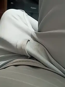 u wan me online show from February 18, 4:26 pm