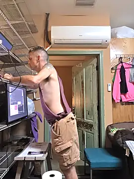 leahcimnikral online show from September 19, 1:29 am