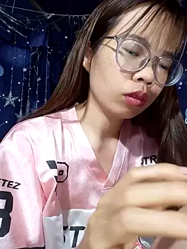   Mai-love19   online show from April 9, 8:20 am