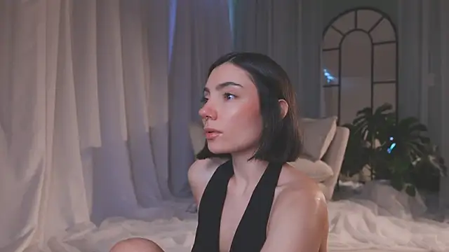 AmyArmstrong online show from March 15, 11:00 pm