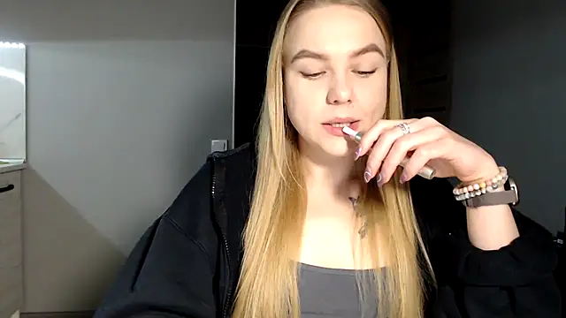 Snapshot of Sunbeam_ chatting on February 17, 4:04 pm Sunbeam online show from February 17, 4:04 pm