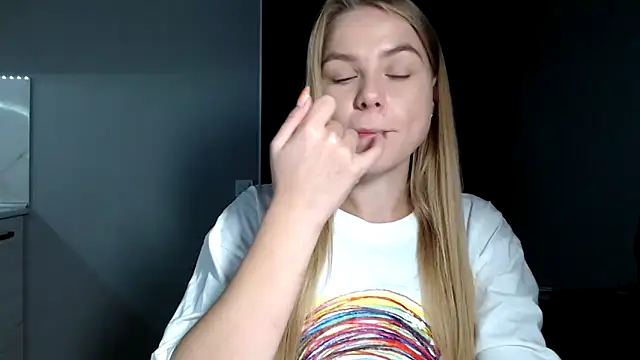 Snapshot of Sunbeam_ chatting on October 15, 9:59 pm Sunbeam online show from October 15, 9:59 pm