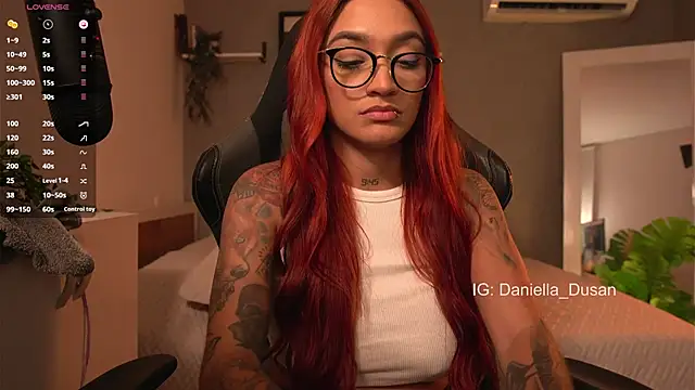 DaniDusan  online show from December 7, 12:52 am