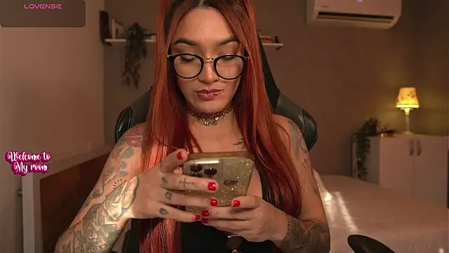 DaniDusan  online show from February 1, 10:02 pm