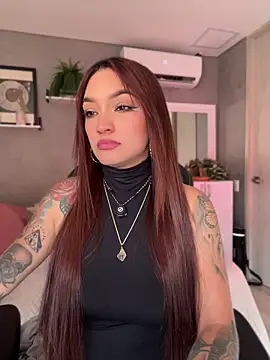 DaniDusan  online show from April 9, 8:14 pm