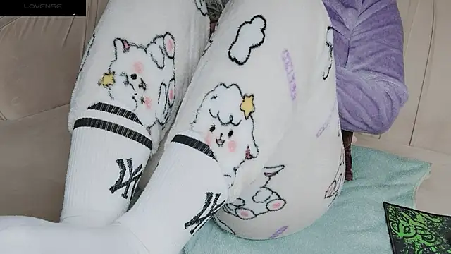 Snapshot of Sophie_Secret chatting on December 2, 10:01 pm Sophie Secret online show from December 2, 10:01 pm