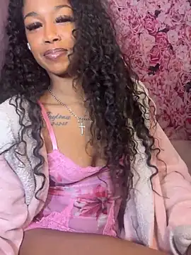 Snapshot of mismialove chatting on February 17, 11:18 am mismialove online show from February 17, 11:18 am