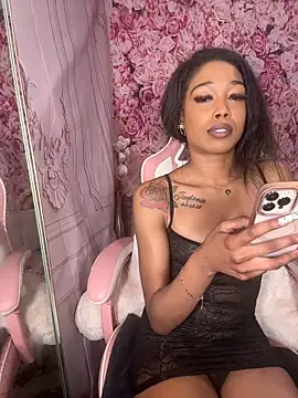 Snapshot of mismialove chatting on March 13, 7:04 am mismialove online show from March 13, 7:04 am