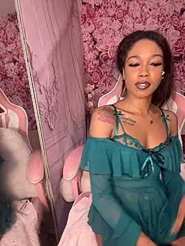 Snapshot of mismialove chatting on March 14, 7:47 am mismialove online show from March 14, 7:47 am