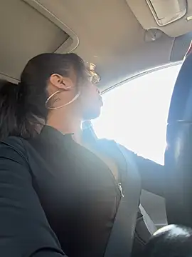 Snapshot of mismialove chatting on March 27, 3:23 pm mismialove online show from March 27, 3:23 pm