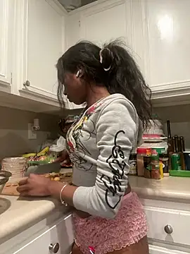 Snapshot of mismialove chatting on April 16, 3:07 am mismialove online show from April 16, 3:07 am