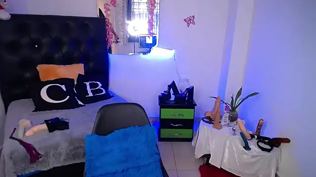 Snapshot of susan_smith18 chatting on January 31, 2:17 pm susan smith18 online show from January 31, 2:17 pm