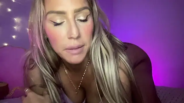 Fitnessbabe69 online show from January 10, 1:52 pm