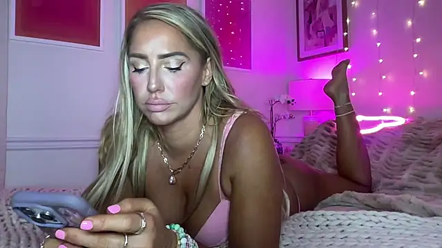 Fitnessbabe69 online show from January 18, 7:12 am