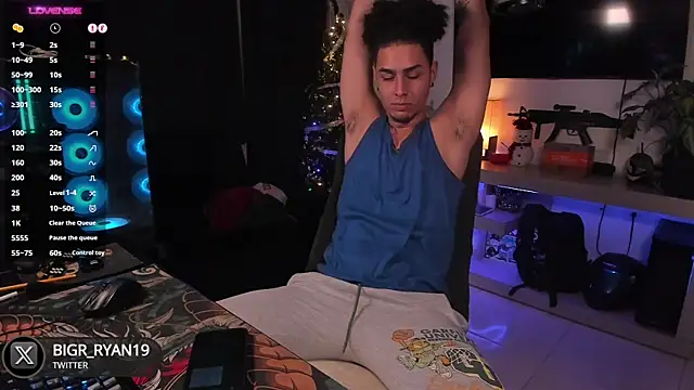 bigryann23 online show from December 21, 3:25 am