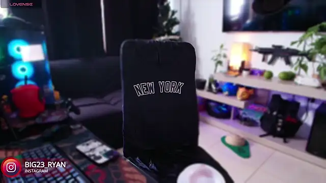 bigryann23 online show from January 12, 6:59 pm